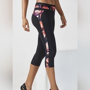 Fabletics Camacan Capri Leggings, size M, black/impasto
